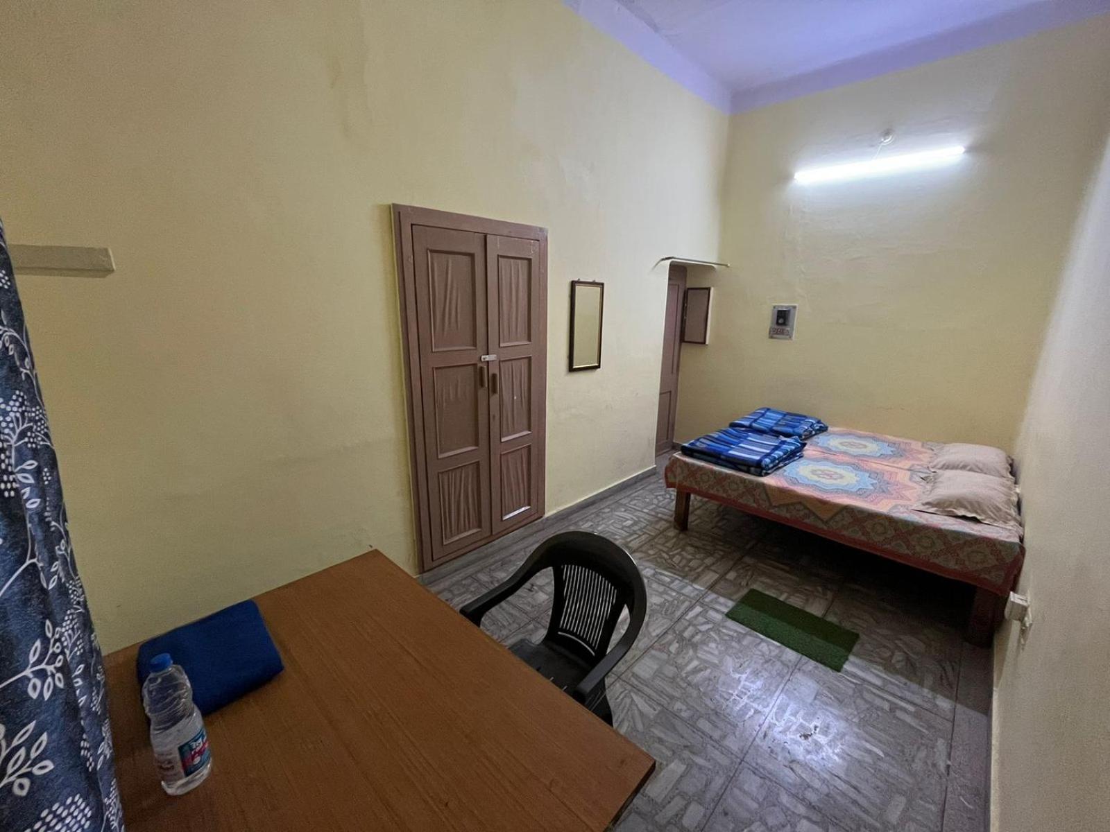 Vishwa Deva Homestay Varanasi Exterior photo