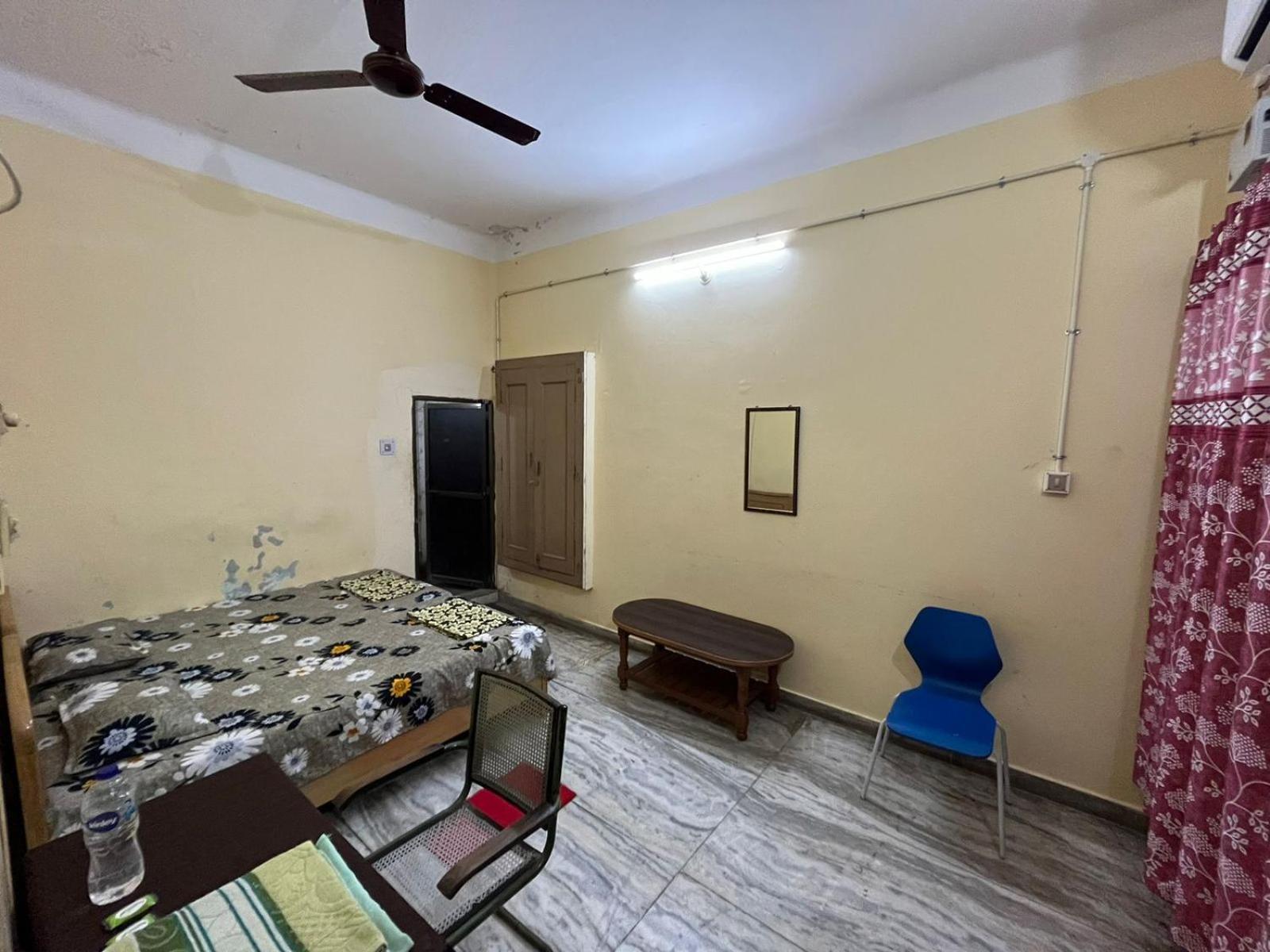 Vishwa Deva Homestay Varanasi Exterior photo