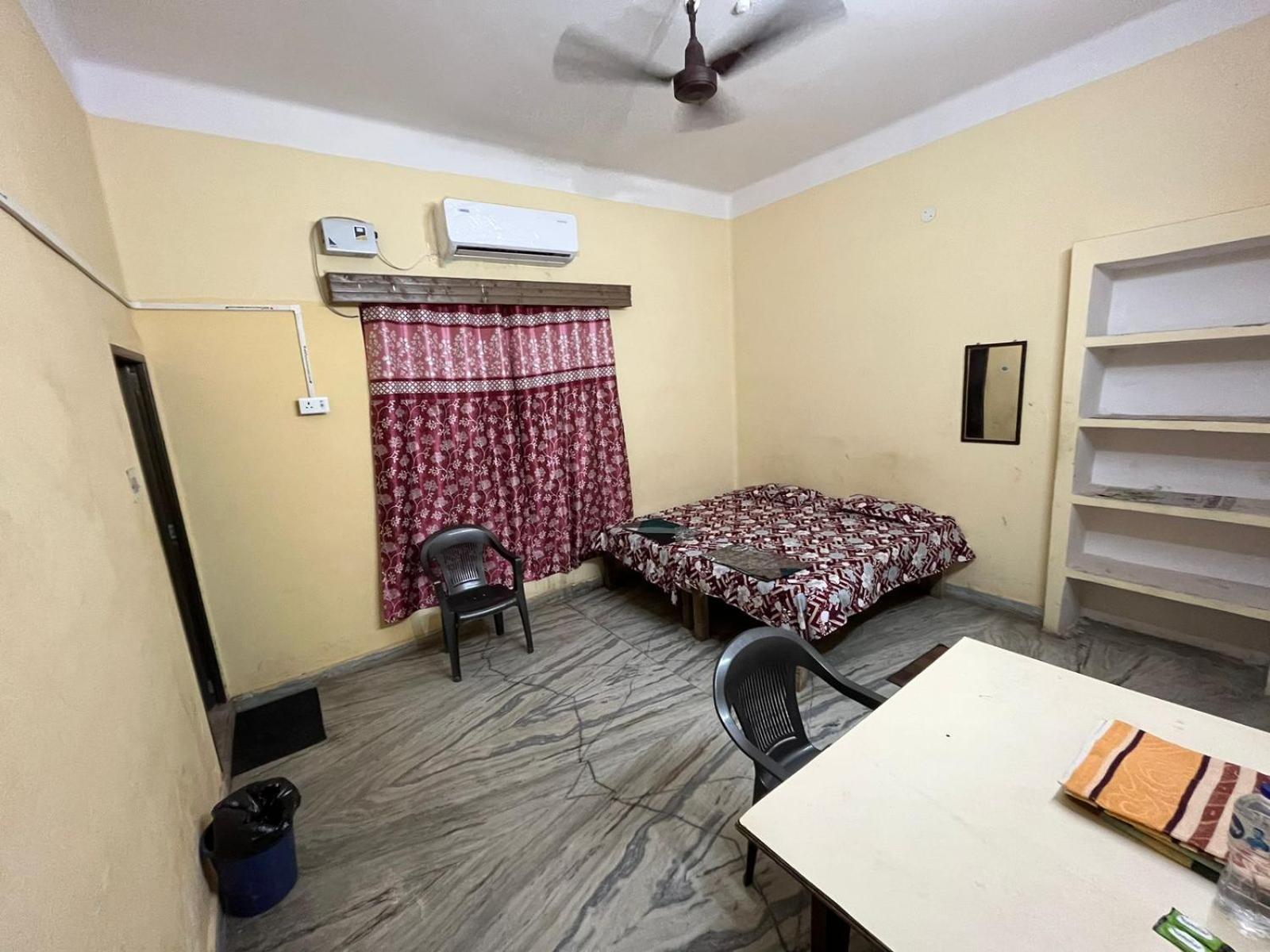 Vishwa Deva Homestay Varanasi Exterior photo